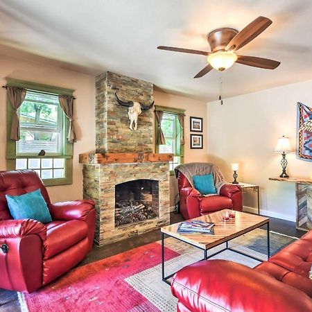 Cozy Home With Media Room Short Walk To Taos Plaza! Exterior photo
