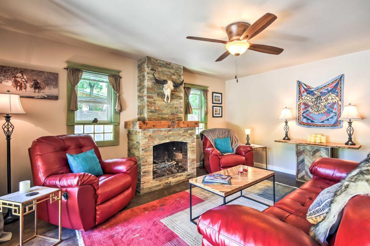 Cozy Home With Media Room Short Walk To Taos Plaza! Exterior photo