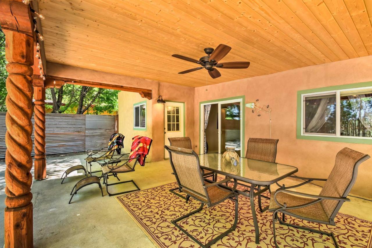 Cozy Home With Media Room Short Walk To Taos Plaza! Exterior photo