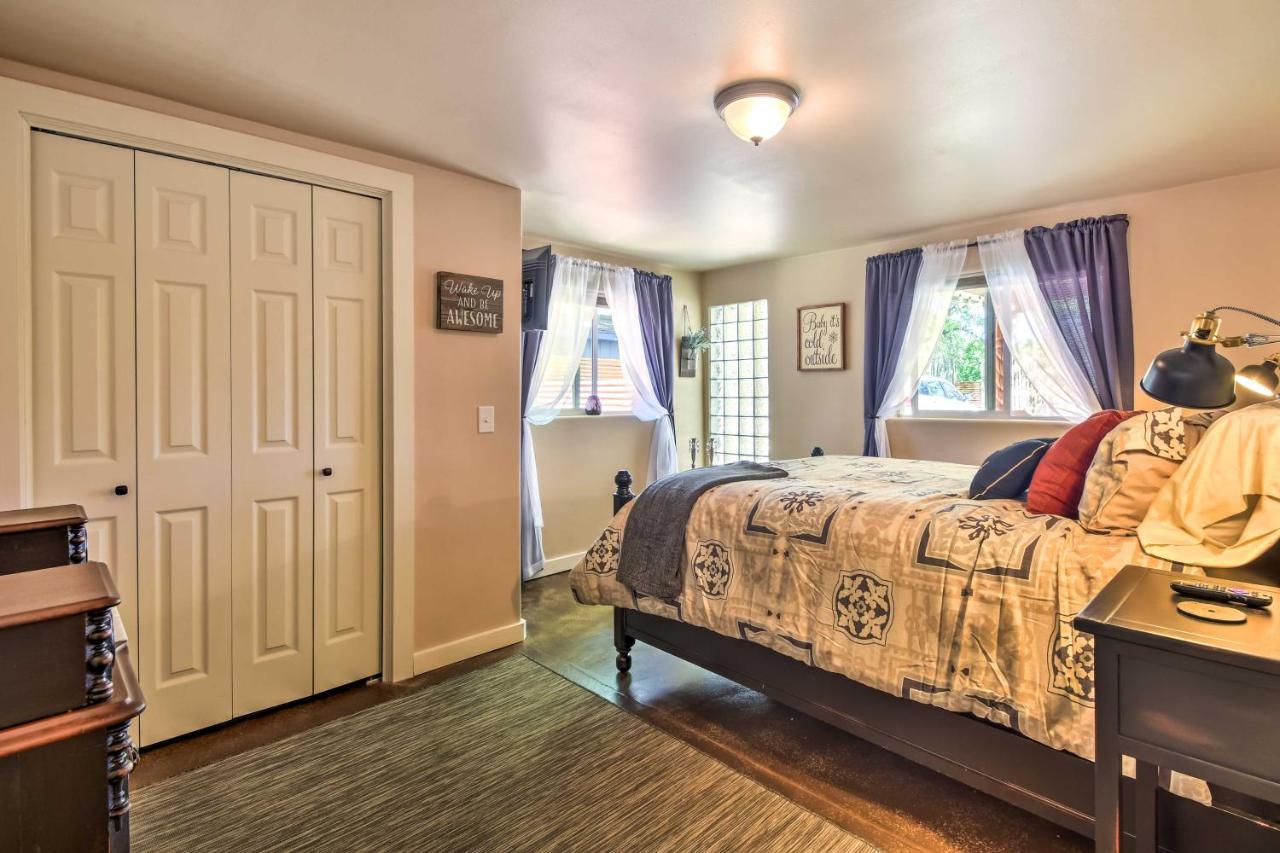 Cozy Home With Media Room Short Walk To Taos Plaza! Exterior photo