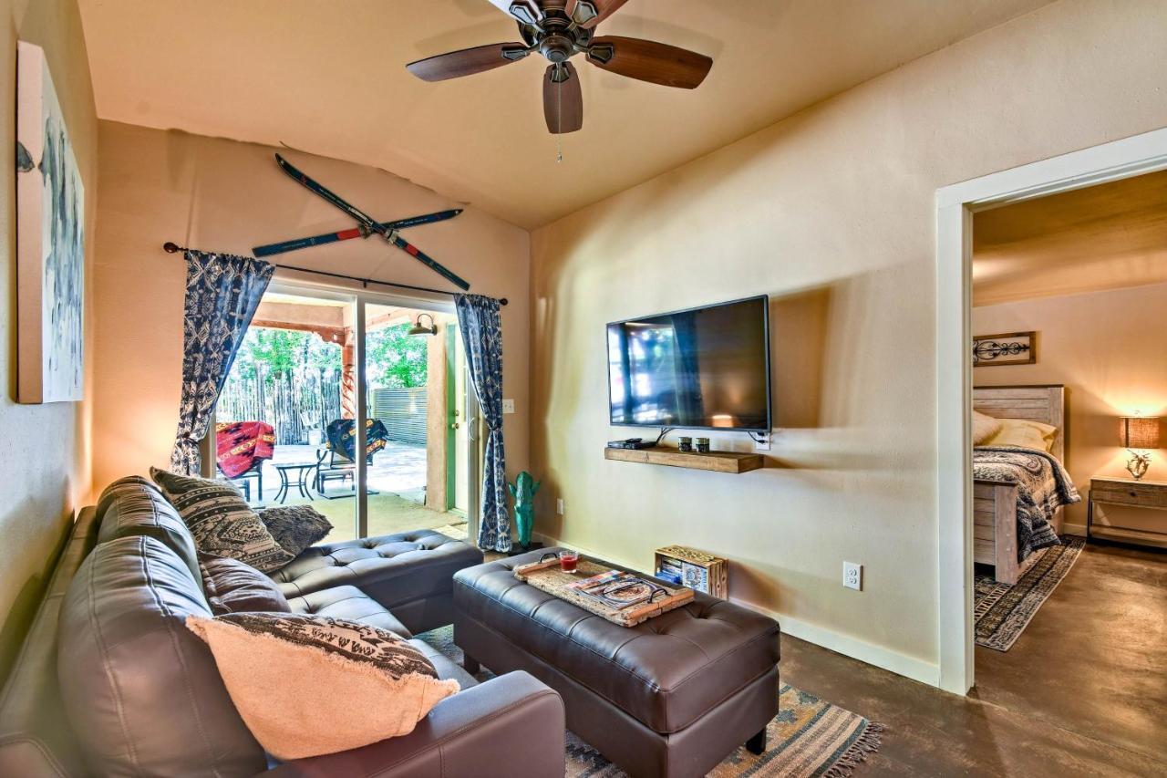 Cozy Home With Media Room Short Walk To Taos Plaza! Exterior photo